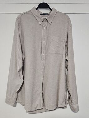 Free Assembly Men's Long-Sleeve Button-Up Shirt in Light Beige Stripe